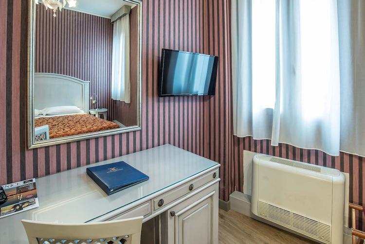 Hotel La Fenice et des Artistes | Venice | 17