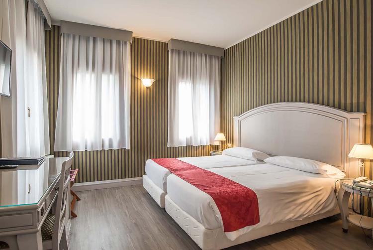 Hotel La Fenice et des Artistes | Venice | 12