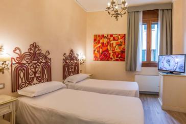 Hotel La Fenice et des Artistes | Venice | Galleria 79