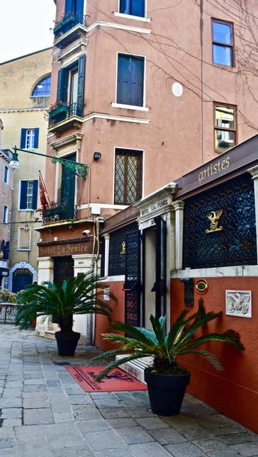 Hotel La Fenice et des Artistes | Venice | Galleria 38
