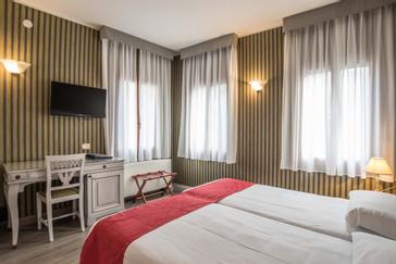 Hotel La Fenice et des Artistes | Venice | Galleria 7