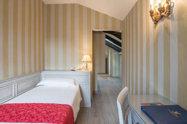 Hotel La Fenice et des Artistes | Venice | Galleria 15