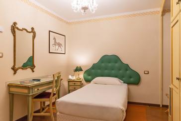 Hotel La Fenice et des Artistes | Venice | Galerie 33