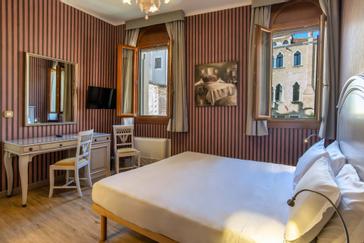 Hotel La Fenice et des Artistes | Venice | Galerie 34