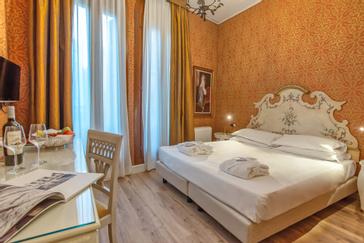 Hotel La Fenice et des Artistes | Venice | Galerie 42