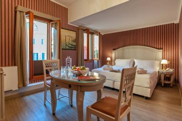 Hotel La Fenice et des Artistes | Venice | Galerie 47