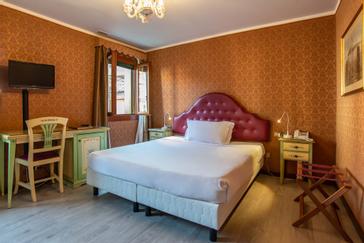 Hotel La Fenice et des Artistes | Venice | Galerie 54