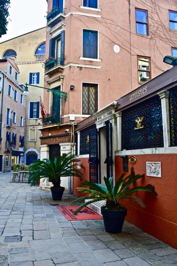 Hotel La Fenice et des Artistes | Venice | Galleria 88