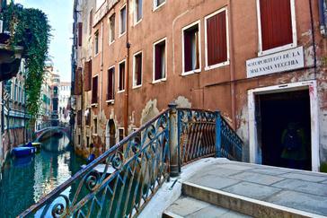 Hotel La Fenice et des Artistes | Venice | Galleria 30
