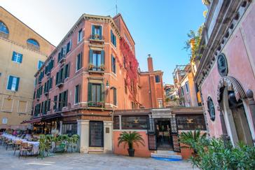 Hotel La Fenice et des Artistes | Venice | Galleria 1