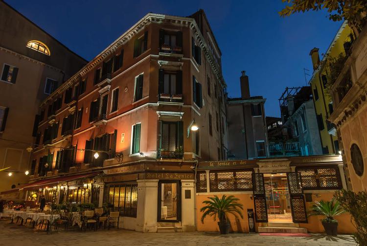 Hotel La Fenice et des Artistes | Venice | 6