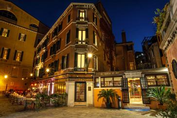 Hotel La Fenice et des Artistes | Venice | Galleria 96