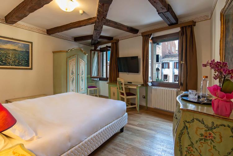Hotel La Fenice et des Artistes | Venice | 25