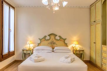 Hotel La Fenice et des Artistes | Venice | Galerie 56