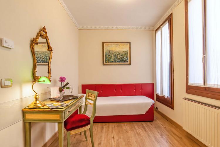 Hotel La Fenice et des Artistes | Venice | 33