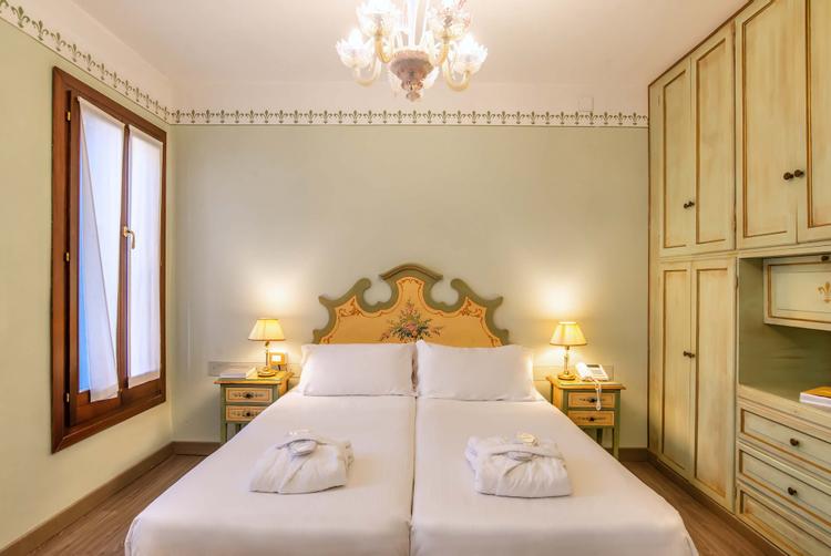 Hotel La Fenice et des Artistes | Venice | 38
