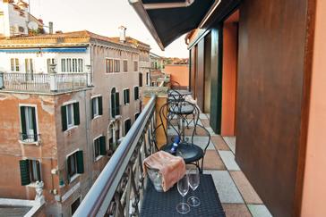 Hotel La Fenice et des Artistes | Venice | Galerie 73