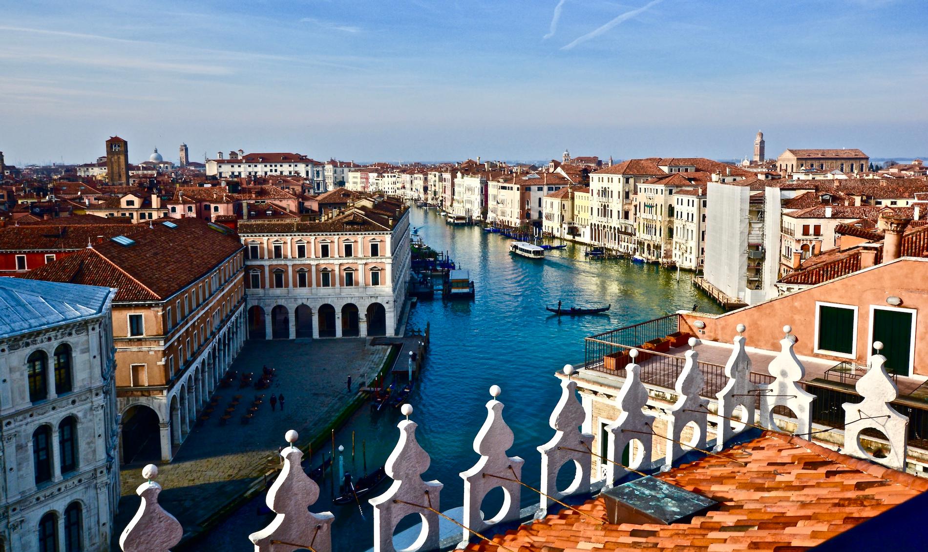 What To See Hotel La Fenice Et Des Artistes Venice